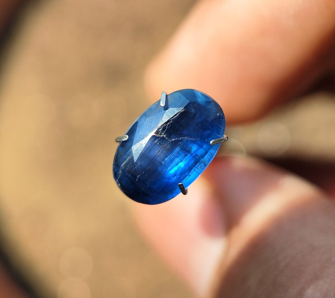 Kyanite Bleue Naturelle Du Népal - 1,39 Carats - 8x6 Mm - Non Traité - Rare