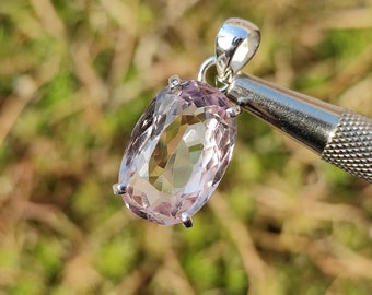 KUNZITE-kristallen hanger - spodumeen, driefaan groen kunzietkristal - kunzietketting - kunzietbedel - stekerset - housewarmingcadeau