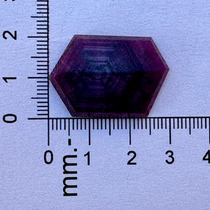 Trapiche RUBY - Flashy Star Ruby - Cristal rubis étoilé naturel - Rubis portal - Rubis - famille de cristaux de corindon image 2