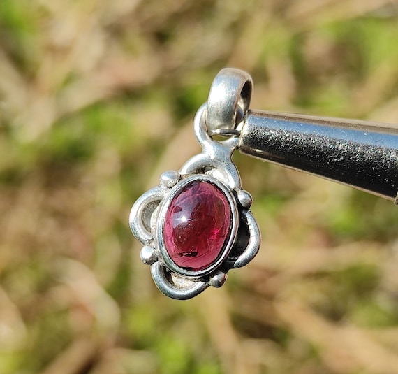 Garnet Pendant - Sparkly Star Garnet Crystal Cabo… - image 1