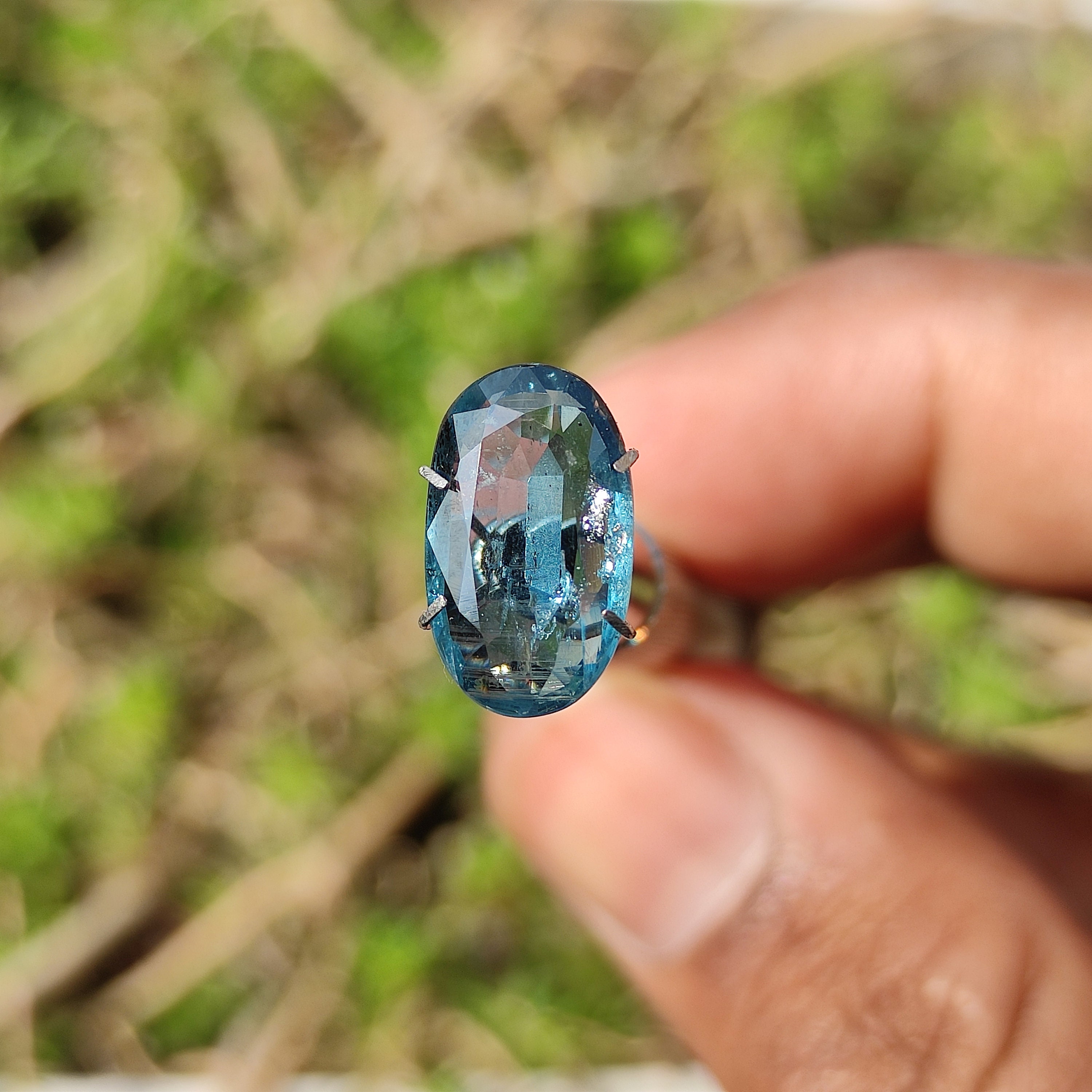 Grossiste perles en topaze bleue du Sri Lanka 8mm grade A+ lithothérapie