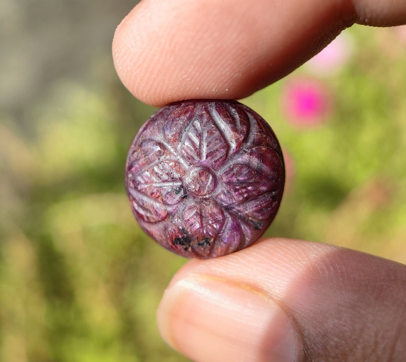 RUBINO - Cabochon di rubino - cristallo di rubino naturale - fornitura per la creazione di gioielli - rubino stellato - famiglia di cristalli di corindone - raro rubino modellato immagine 1