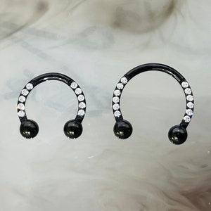 16G Black Horseshoe Hoop Ring Septum Piercing Jewelry, Simple Style Front Gem Decor Horseshoe Hoop Daith Cartilage Septum Ring
