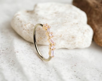 Gold Dainty Nose Piercing Ring, Zig Zag Gem Decor Top Thin Snug Fit Nose Piercing Hoop Ring Jewelry