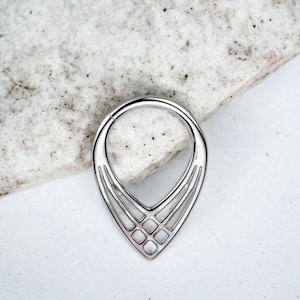 Implant Grade Titanium Septum Ring, V Shape Cute Septum Piercing Jewelry Clicker Hoop Ring for Nose Septum Snug Fit Piercing