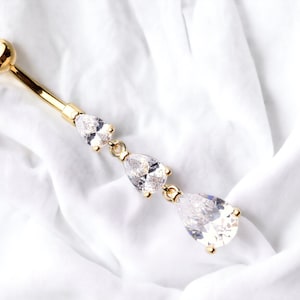 Dainty Gold Teardrop Dangling Belly Button Ring. Navel Ring. Belly Ring. Body Jewelry. Belly Piercing. Body Piercing.