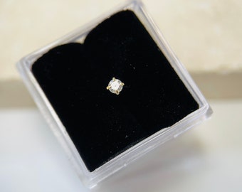14K Gold Diamond Nose Stud • Round SI1 Clarity, 20 Gauge