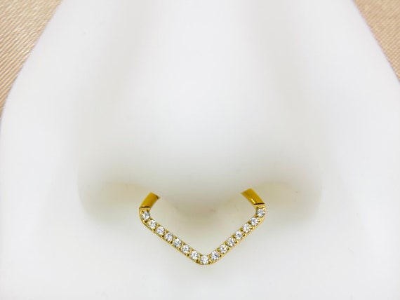 Implant Grade Titanium Wide V Shape Hinged Septum Clicker Hoop Implant Grade Titanium Wide V Shape Hinged Septum Clicker Hoop