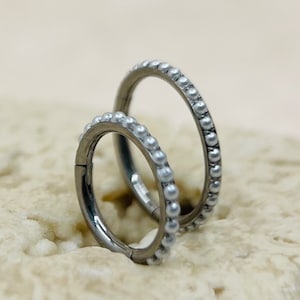 16g Titanium Pearl Hoop Ring, Tiny White Pearl Decor Top Septum Piercing Nose Piercing Cartilage Clicker Earrings Multipurpose Hoop Earrings