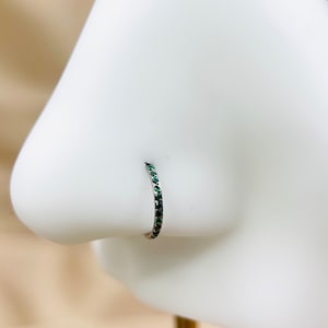Argola de nariz super delicada em prata 18G, joia verde brilhante, decoração frontal, piercing de nariz, anel de argola clicker, brincos de cartilagem, argola de cartilagem.