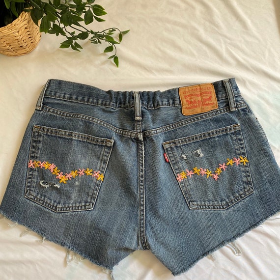 VINTAGE LEVI Denim Shorts with Hand-Embroidered Flowers Size | Etsy