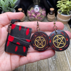 Book of dark spells/Wiccan, Pagan jewelry/Handmade pendant and earrings/Gift for witches, wizards, bookworms/Enchanted jewelry