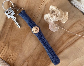 Loop macrame keychain "Bille" - personalized with engraving