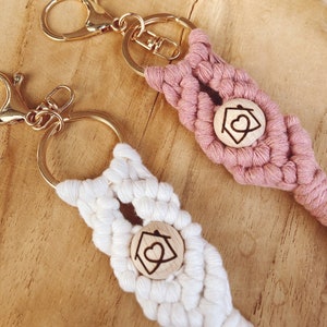 Macrame key ring - "Home" - for moving in, for the inauguration, for the topping-out ceremony