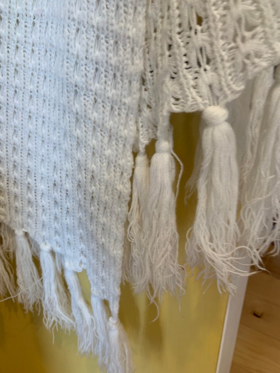 ANTIQUE WHITE SHAWL - image 4