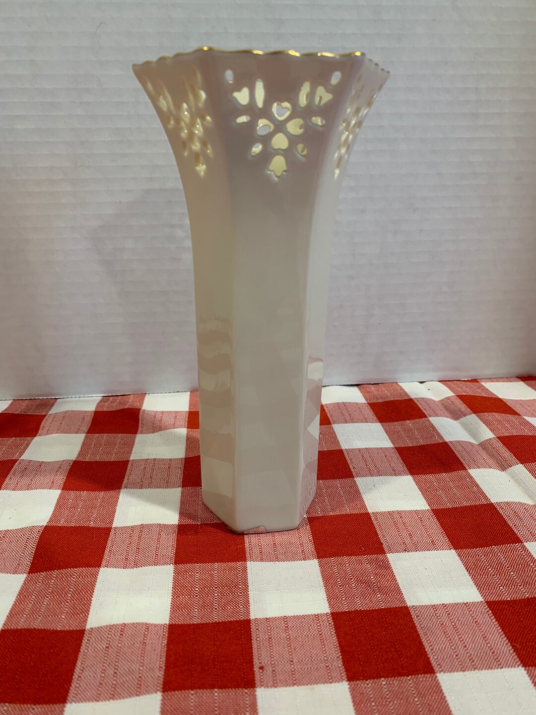 LENOX BUD VASE in Fine Porcelain With 14 Karat Gold Trim. Etsy