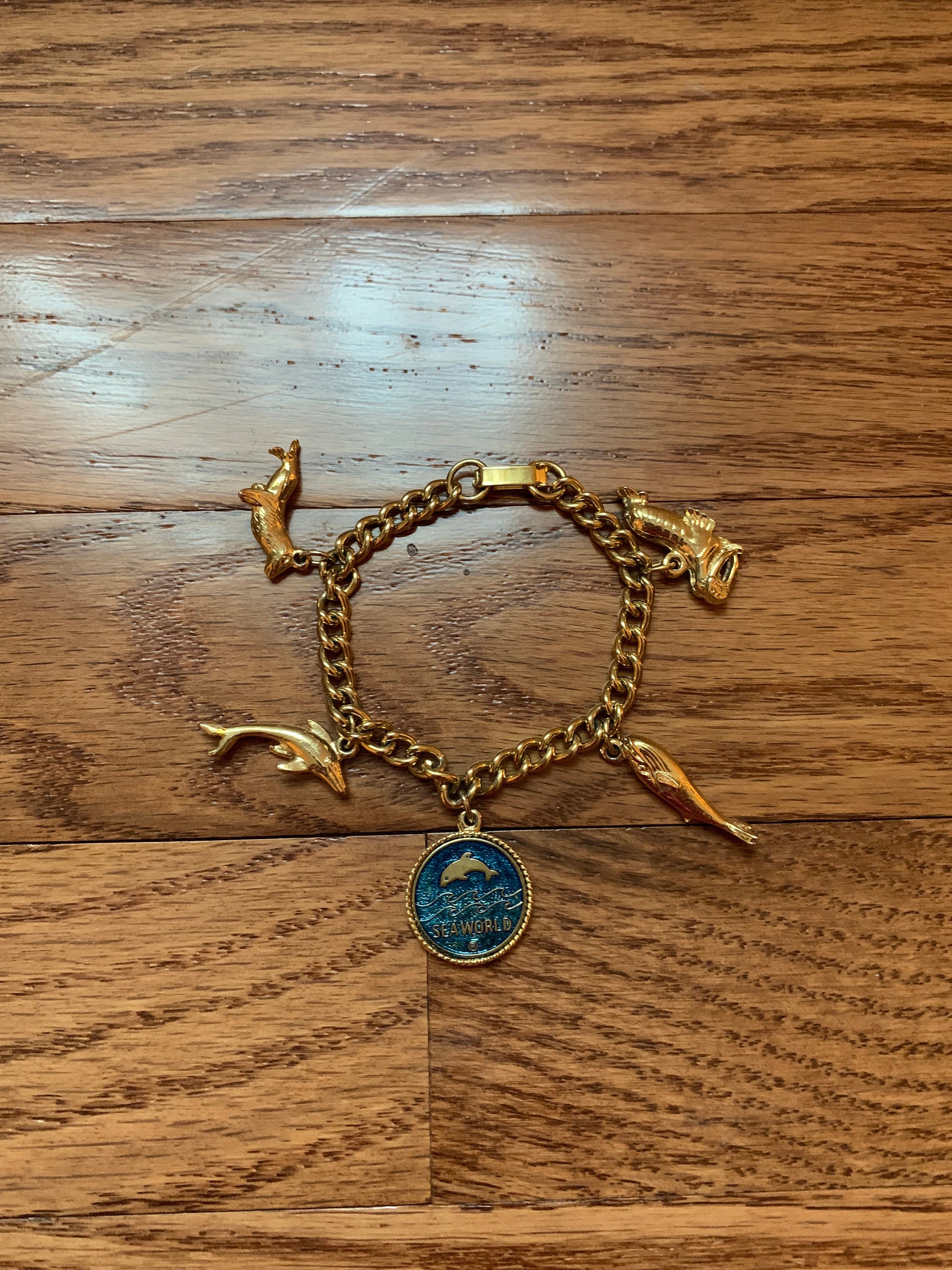 Seaworld Chain 1976 Seaworld Charm Bracelet, 6