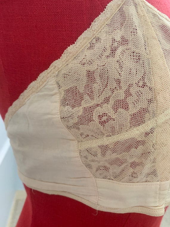 1950's Maiden Form Brassiere, Peach Color, Lace and C… Gem