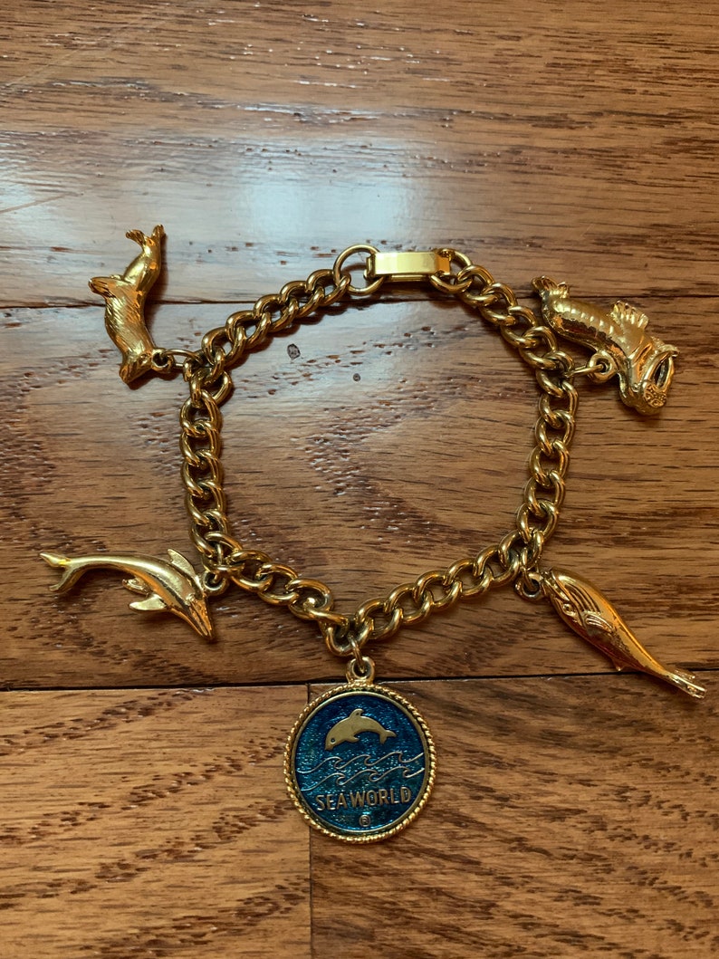 Seaworld Chain 1976 Seaworld Charm Bracelet, 6