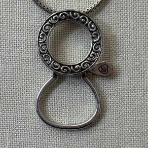 Brighton Long Silver Tone Necklace Scroll Circle Pendant Pre-Owned As Is Bild 1
