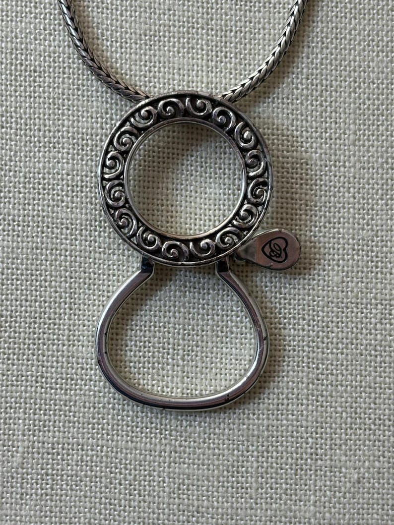 Brighton Long Silver Tone Necklace Scroll Circle Pendant Pre-Owned As Is Bild 1