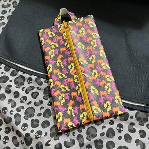 H Pocus Zipper pouch
