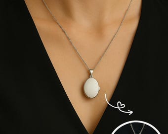Collana con ciondolo fotografico in argento personalizzato – Il ciondolo ovale può contenere 2 foto – Regalo ricordo personalizzato con incisione per le donne, regalo per la festa della mamma
