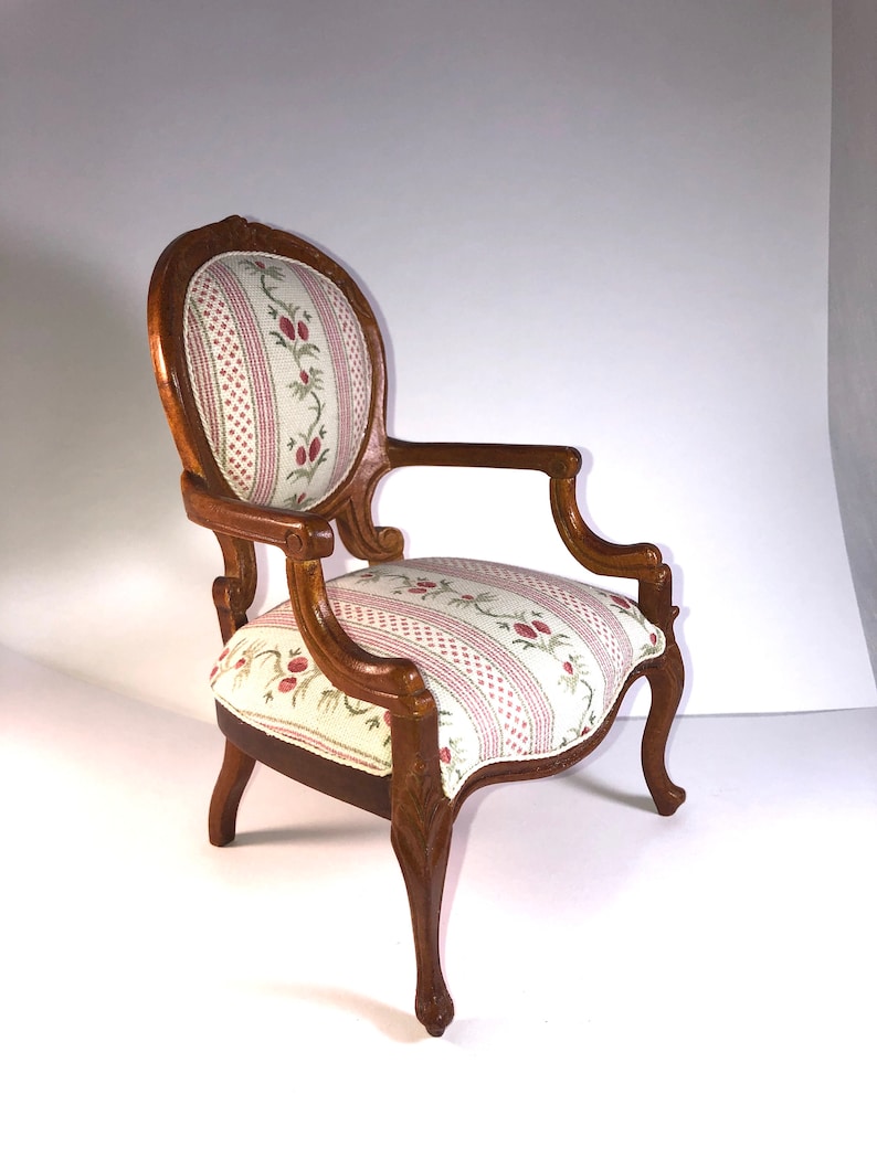 1:6 scale Arm Chair by JBM for dolls such as Barbie, Fashion Roy 1:6 scale Arm Chair by JBM for dolls such as Barbie, Fashion Roy