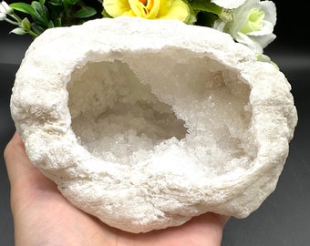 Moroccan Quartz Geode / Quartz Geode/ Natural Quartz Geode Crystal