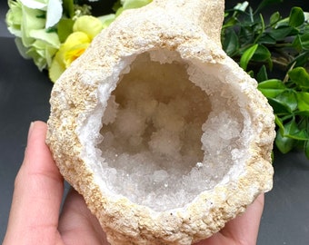 Moroccan Quartz Geode / Quartz Geode/ Natural Quartz Geode Crystal