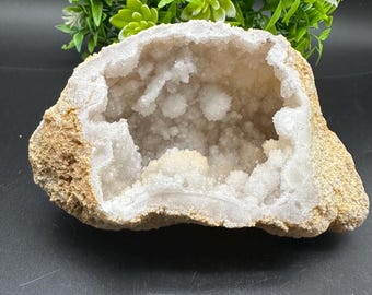 Moroccan Quartz Geode / Quartz Geode/ Natural Quartz Geode Crystal