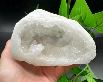 Moroccan Quartz Geode / Natural Quartz Geode Crystal