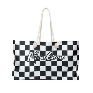Personalisierte Karierte Strandtasche, Weekender Name Tote Urlaubstasche, Checker Karo Hochzeit Partygeschenk, Schwarz und Weiß Angepasst für Sie