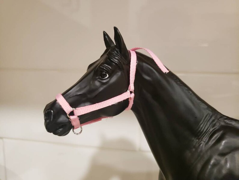 Pink traditional breyer horse halter and lead