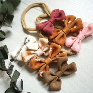 Piccoli fiocchi per neonati/Fiocchi per neonati/Fascia per capelli per neonati/Fiocchi in cotone per neonati/Fasce per neonati/Fiocchi per neonati/Neonata/Regalo per neonati