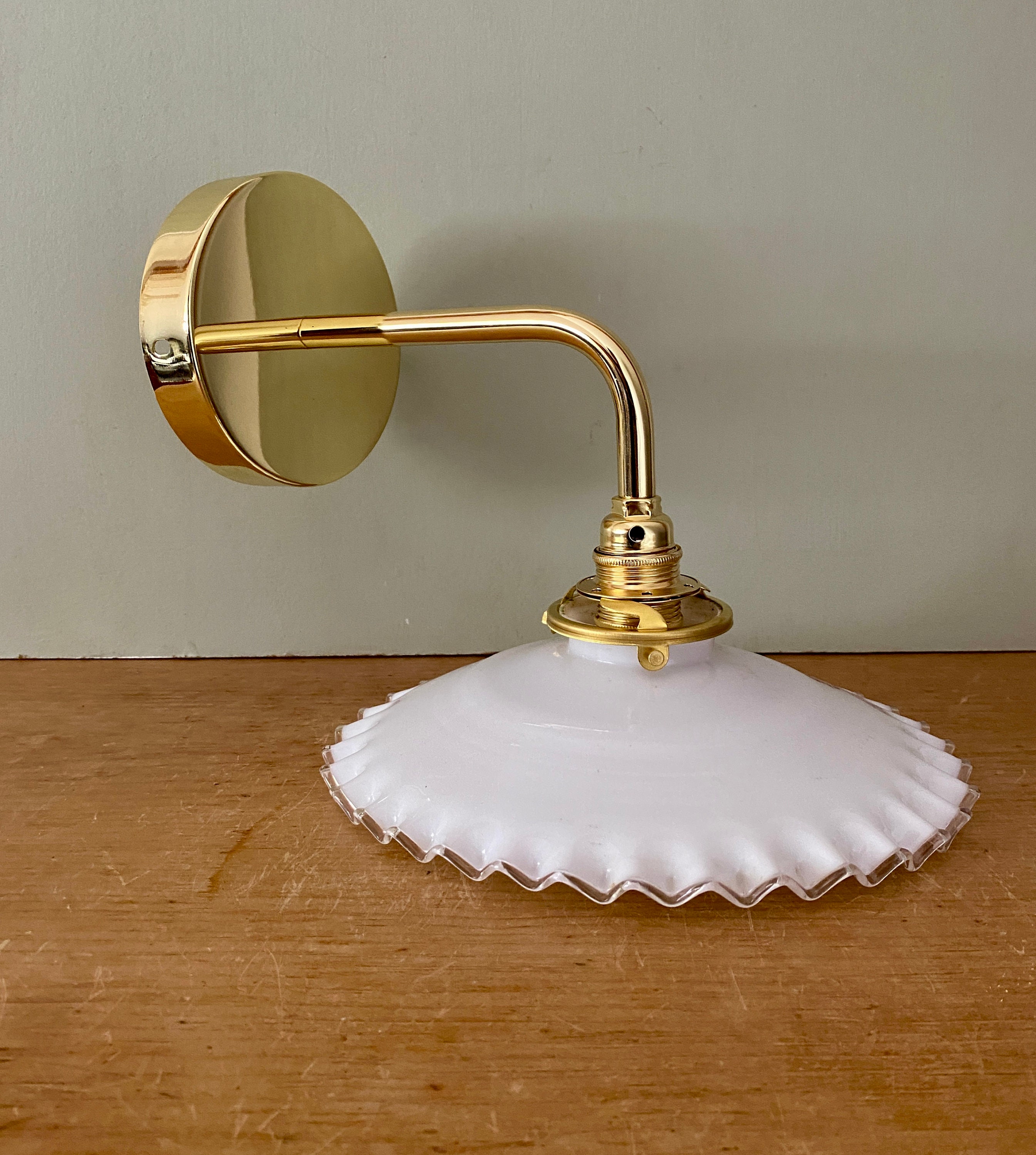 Applique art déco en opaline et céramique – Sélection Brocante