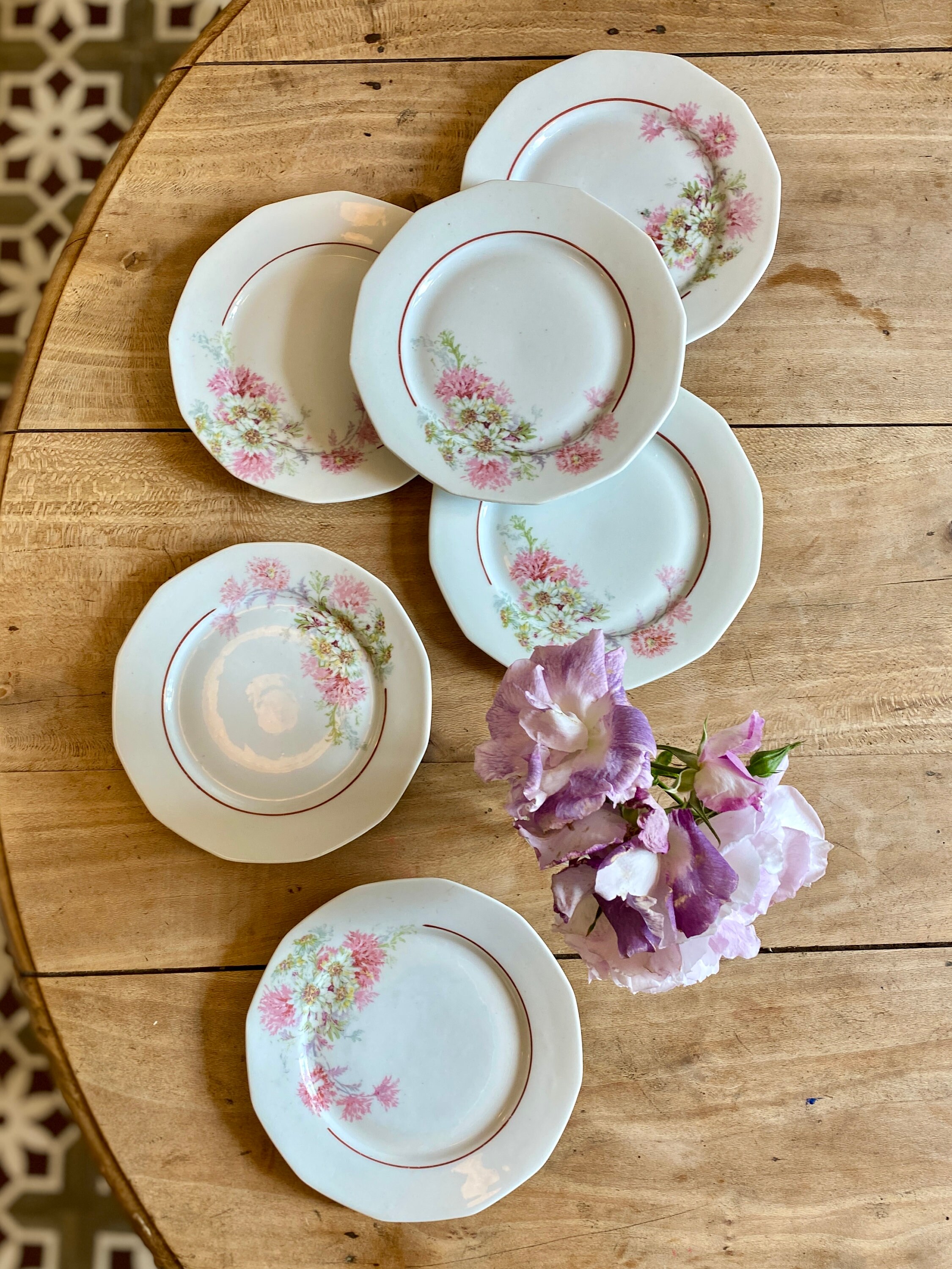 Trio d'assiettes à dessert fleurs bleues vintage Royal Tudor