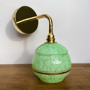 Lámpara de pared vintage de tulipán en cristal Clichy verde menta y dorado