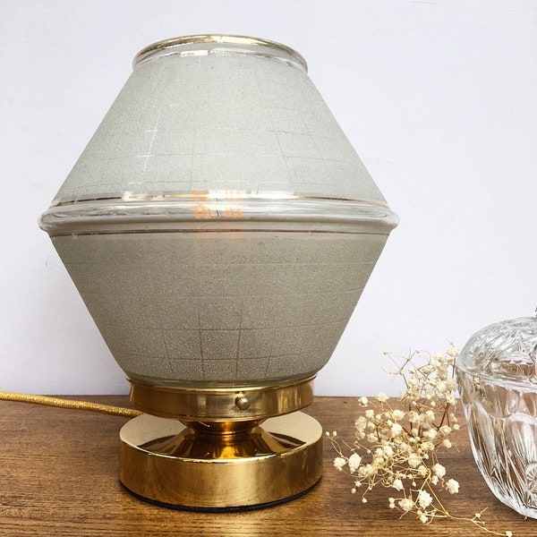 Lampe à poser globe vintage en verre givré blanc et liserés dorés