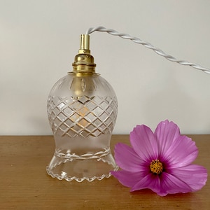 Lámpara vintage de tulipán en cristal cincelado