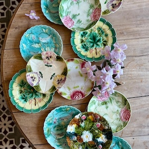 Set of 12 antique slip plates