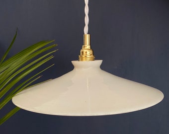 Suspension abat-jour vintage en opaline blanche