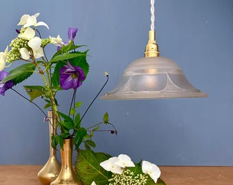 Lámpara colgante con pantalla de cristal vintage y diseño de flores