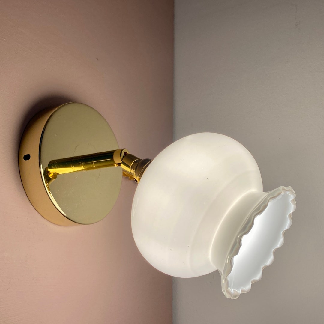 Paire D'appliques Boule Opaline Blanche - Design 60's - Hauteur 34 Cm - Occasion