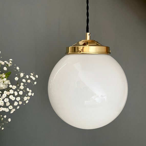 Plafonnier lustre globe rond blanc boule opaline vintage 1950
