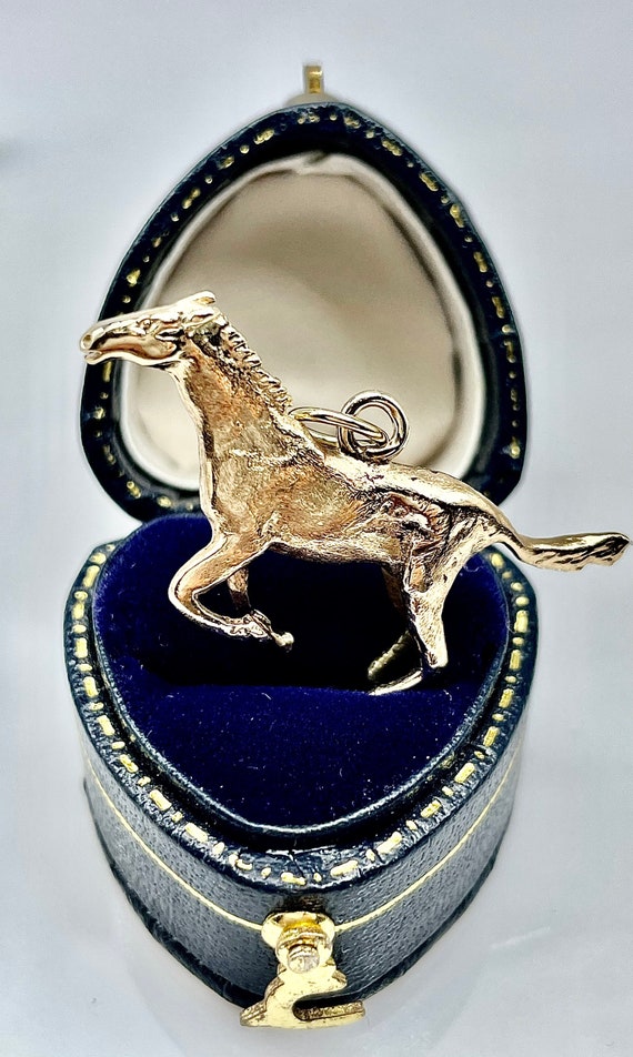 9ct gold horse best sale pendant