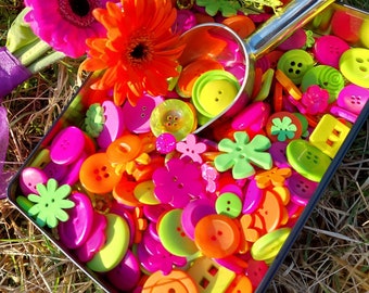 Carnival Selection Button Pack. 50grams of sunshiney cerise, lime and orange buttons.