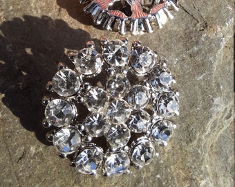 21mm Super Sparkly Diamante Circular Flower. Divine indeed.