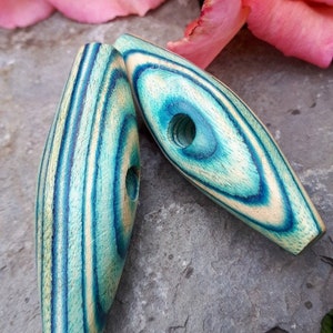 50mm Blue & Green Wooden Toggle Button.