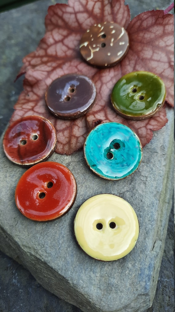 100 Bottoni Tondi Multicolore Da 9mm: Assortiti, Con Foro Da 1.5mm, Per Cucito E Bricolage